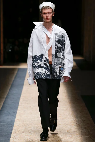 Look 54